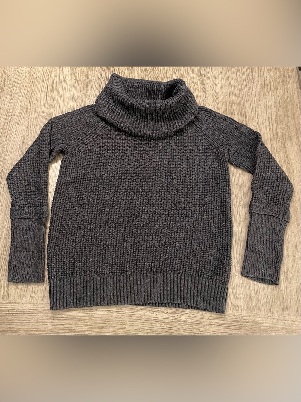 Market & Spruce women’s sweater, small, charcoal, thumb holes